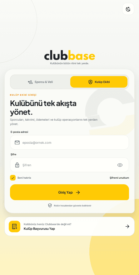 Clubbase mobil uygulaması giriş ekranı: sporcu ve veli ile kulüp ekibi sekmeleri